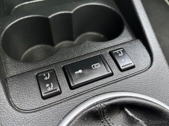 ŠKODA ROOMSTER 1.6 77 KW SCOUT - 10