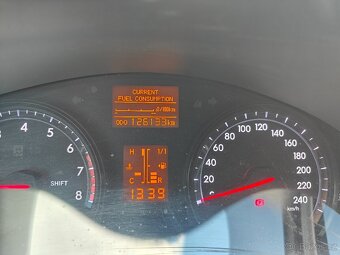 Toyota Avensis 1,8 VVTi combi - 10