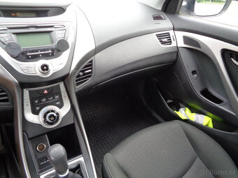 HYUNDAI ELANTRA 1.6i KOUPENO ČR,1.MAJITEL - 10