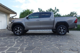 Toyota Hilux DC 2.4 I D-4D Active-75.541km-ZÁNOVNÝ STAV - 10