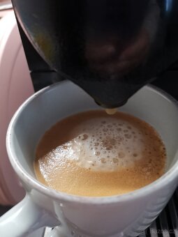 NESPRESSO De'Longhi Lattissima kávovar na kapsle - 10