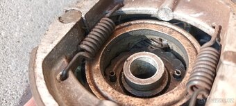 Babetta 210 - kompletní přední brzdový štít - 10