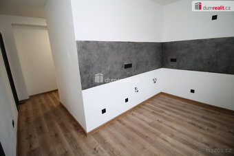 Krásný byt 2+1/B/S po kompletní rekonstrukci v cihlovém domě - 10