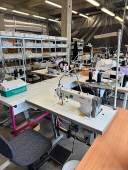 Šicí stroje a další vybavení - komplet i po kusech - 10