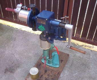 Nářezový stroj BIZERBA. Digitální váha. Zavíračka konzerv - 10