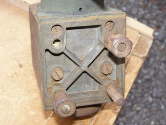 Prodám funkční zapalovací magnetku Bosch z 20. let - 10