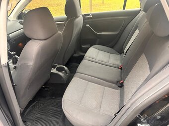 Volkswagen Golf - 10