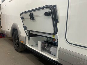 Hydraulické samonivelační stabilizační nohy pro obytný vůz - 10