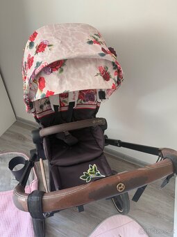 Sportovní kočárem Cybex priam Spring Blossom light s přísluš - 10
