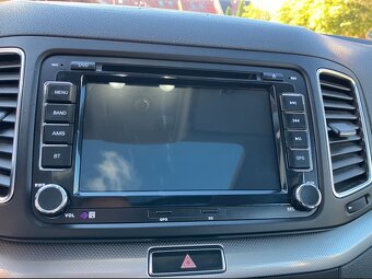 Sharan 2,0 TDI 103 KW 7 míst, panorama, NAVI - 10