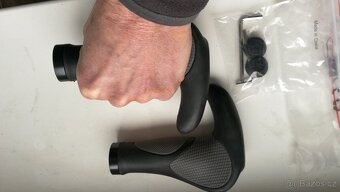 nové Gripy na řidítka ergonomické - 10