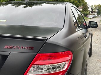 Mercedes Benz C63 AMG - 10