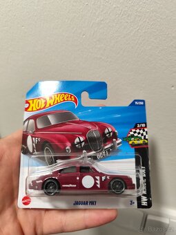 Hot Wheels autíčka - 10