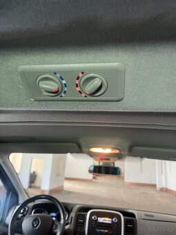 RENAULT TRAFIC - 10