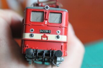 H0 PIKO BR 242 DR - 10