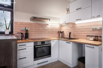 Dům s rodinným kempem - 10