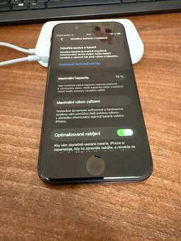 Apple iPhone SE (2020), 128GB Black - 10