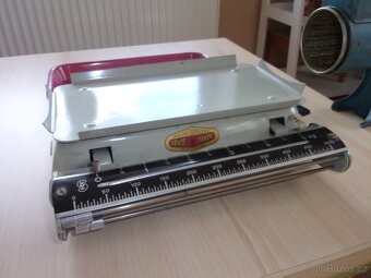 RETRO KUCHYŇSKÁ VÁHA 5,5kg a MLÝNEK NA STROUHANKU - 10