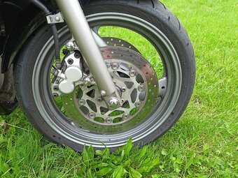 Yamaha FZR 600 - 10