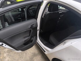 Opel Insignia sedan 1.6i turbo 132kw - 10