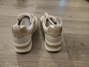 Prodám dámské boty Tamaris - 10