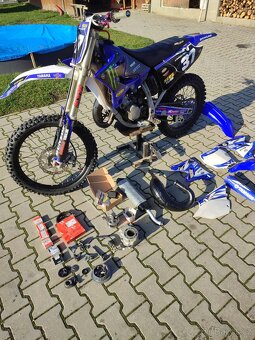 Yamaha YZ 125 - 10