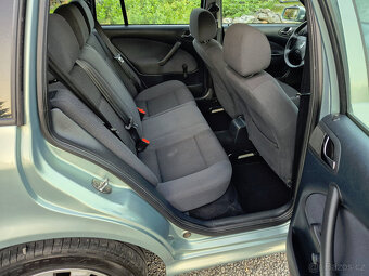 Škoda Octavia Combi 1.6i 75kW TOUR Ambiente - 10