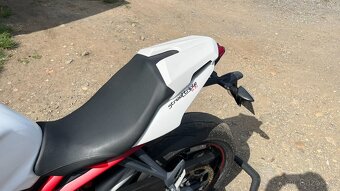 Triumph Street Triple 675r (2013) - 10