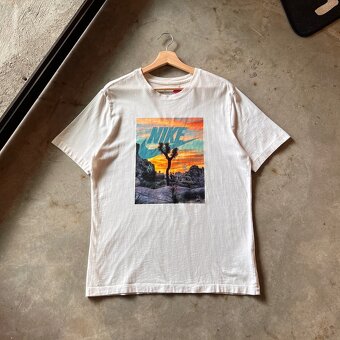 Koupím tričko Nike air graphic tee - 10
