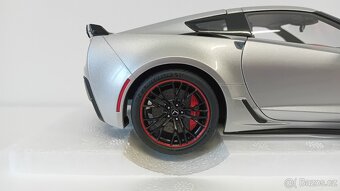 1:18 Autoart Chevrolet Corvette C7 Z06 2014 - 10