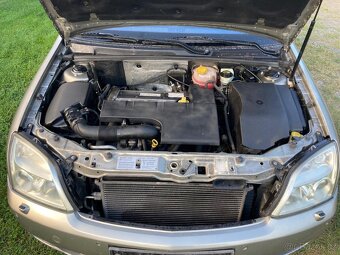 Opel Vectra 2.2 - 10