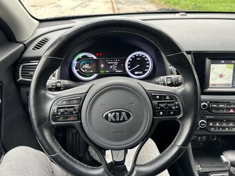 Kia Niro -1.6 77kw Hybrid koupeno v Čr-dědictví - 10