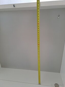 bílá závěsná skříňka - domácí kancelář - 10