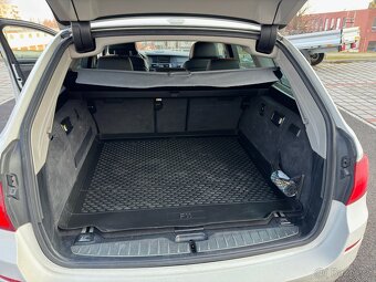 BMW F11 530d automat - 10
