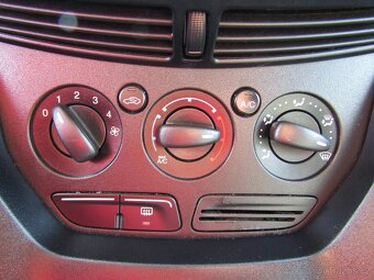 Ford C-MAX 1.6 TDCi , 85 kW nafta, 2011 - 10