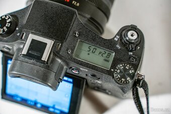 Sony RX10 II s 24-200mm objektivem F2,8 - 10