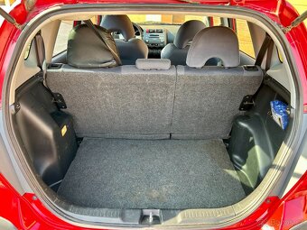 Honda Jazz 1.2 i-DSI, 57 kw, benzín, KLIMA, 2004, ČR - 10