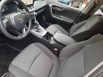 Toyota rav4 2,5 hybrid -lift naj 28 tis km 9/2023 - 10