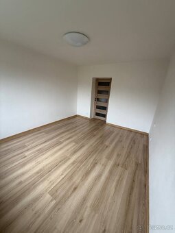 Pronájem prostorného bytu 3+1 o výměře 60,5 m² - 10