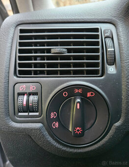 VW Golf 4 Variant, 1.6, 77 kW, benzín, klimatronic - 10