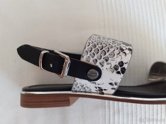 Prodám dámské sandály vel. 38 stélka 23,8 - 10