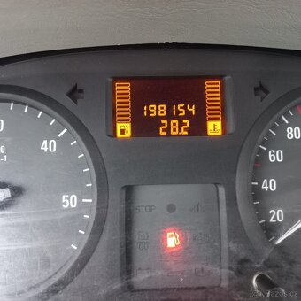 OPEL VIVARO 2.0CDTI 84KW BUS 8/9 MÍST R.V.2007 - 10