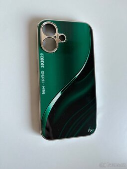 KRYTY NA IPHONE 16 - 10