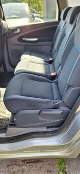 Ford S-Max - 10