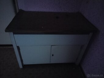 Starožitný nábytek - 10