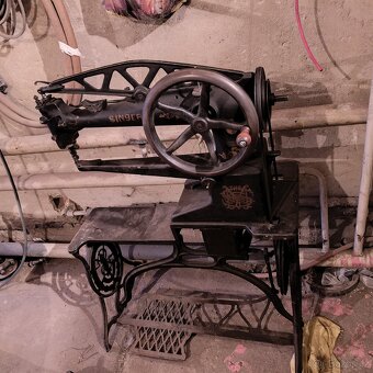 šicí stroj Singer - 10