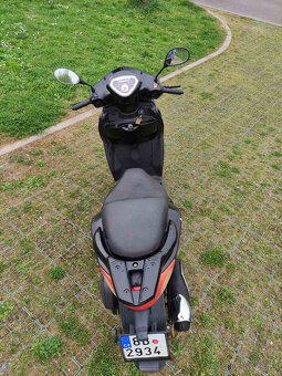 PRODÁM SKÚTR 125 ........PRODÁNO. - 10