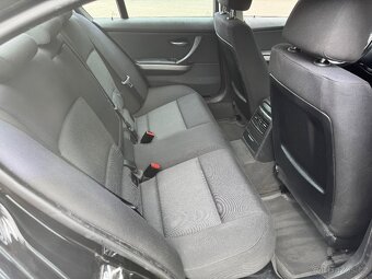 BMW E90 318i 95kW 2007 manuál - 10