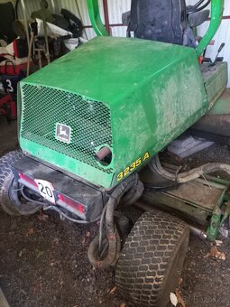 Vřetenová sekačka John Deere. - 10