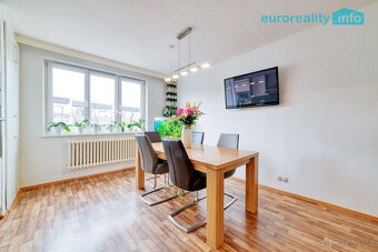Prodej rodinný dům 221 m2, Mariánské Lázně, garáž, sauna - 10